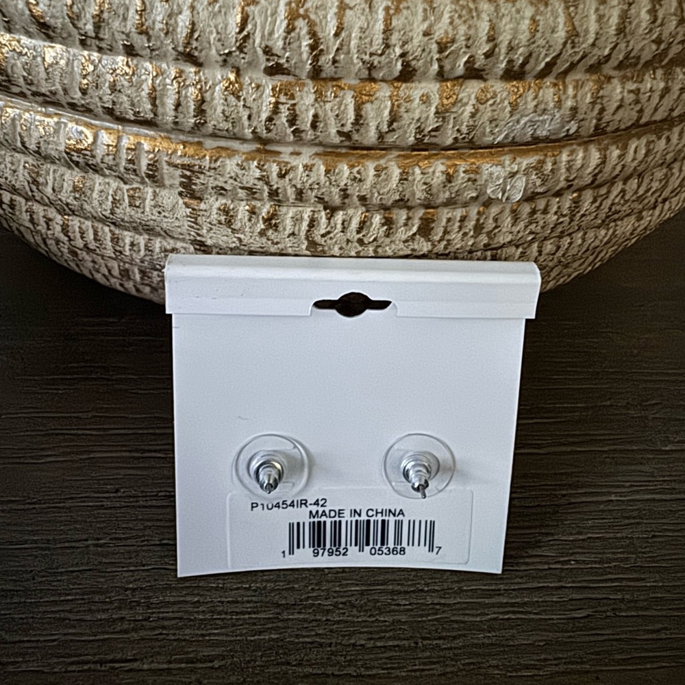 Juicy Couture earrings - Picture 2 of 2